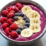 Smoothie Bowl mit Beeren (kalorienarm)