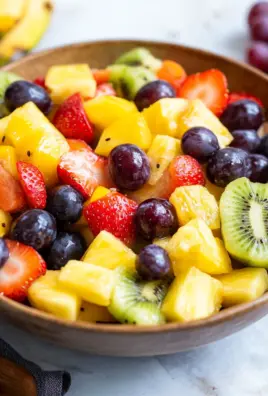 Obstsalat mit klassischem Dressing 26 Obstsalat mit klassischem Dressing